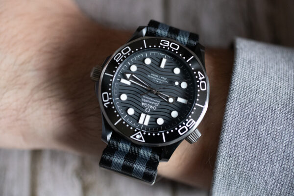 OMEGA Seamaster Diver 300M Ceramic 210.92.44.20.01.002 Wrist Shot