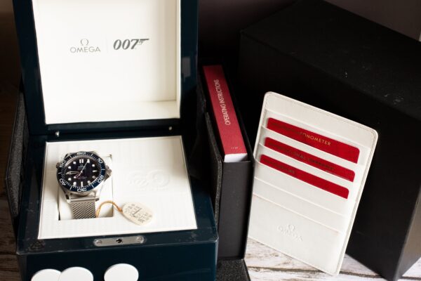 OMEGA Seamaster Diver 300M James Bond 60th Watch 210.30.42.20.03.002