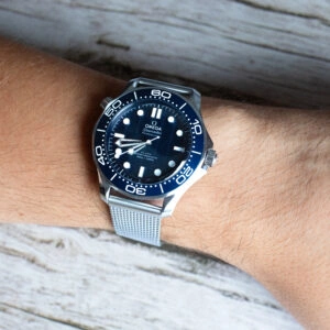 OMEGA Seamaster Diver 300M James Bond 60th Watch 210.30.42.20.03.002