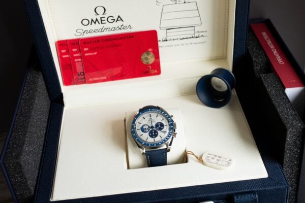 OMEGA Speedmaster Silver Snoopy Award 50th Anniversary Watch 310.32.42.50.02.001