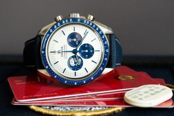OMEGA Speedmaster Silver Snoopy Award 50th Anniversary Watch 310.32.42.50.02.001