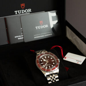 TUDOR Black Bay 58 Burgundy Box Shot