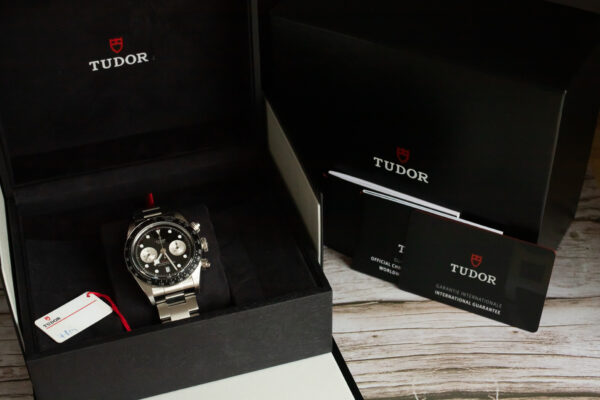 TUDOR Black Bay Chrono M79360N Box Shot