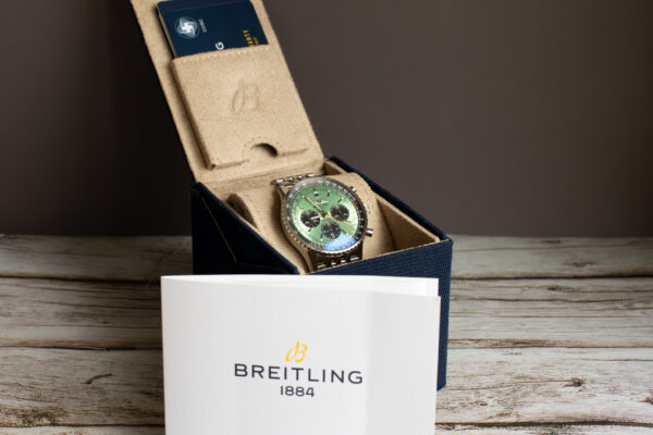 Breitling Navitimer B01 Chronograph 43 Green AB0138 Box Shot