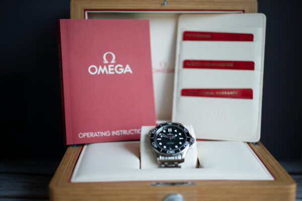 OMEGA Seamaster Diver 300M Black 210.30.42.20.01.001 Box Shot