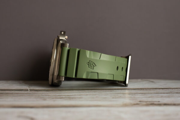 Panerai Submersible Titanio PAM02305