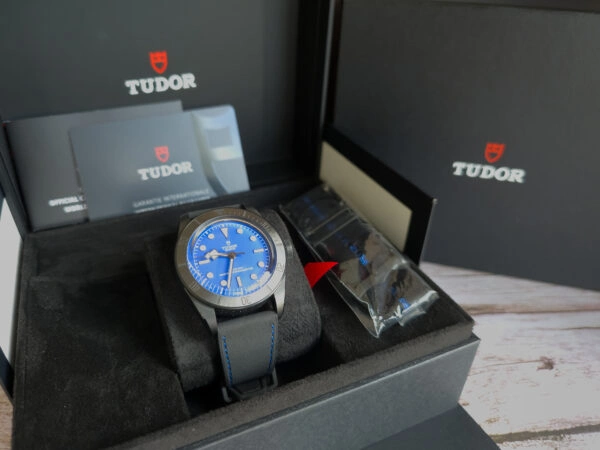 TUDOR Black Bay Ceramic Blue M79210CNU Box Shot