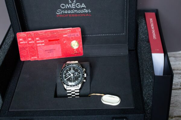 OMEGA Speedmaster Moonwatch Hesalite