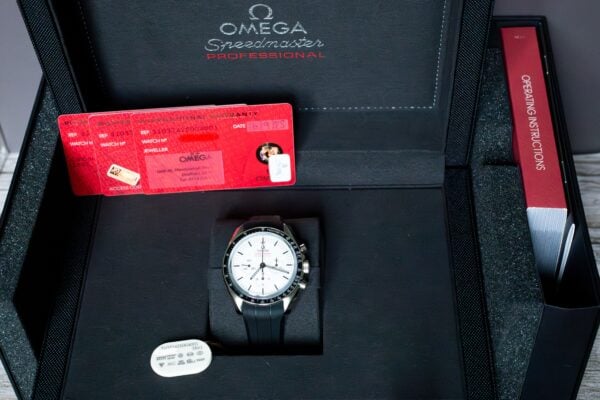 OMEGA Speedmaster Moonwatch White Dial Rubber Strap
