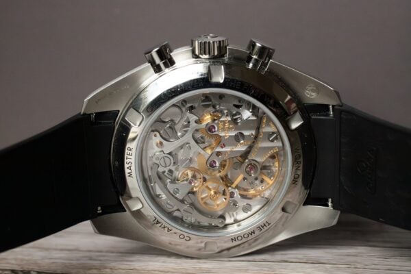 OMEGA Speedmaster Moonwatch White Dial Rubber Strap