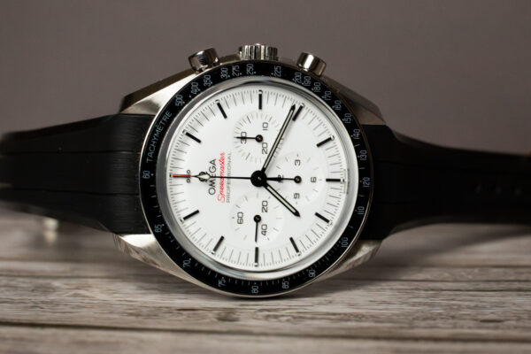 OMEGA Speedmaster Moonwatch White Dial Rubber Strap