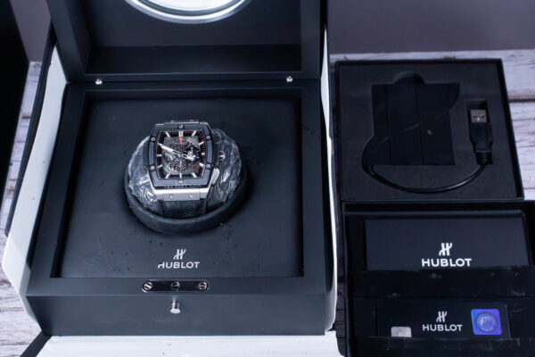 ⭐️正規品 HUBLOT 純正BOX Gen3 カードリーダー付 完品中古 箱 ♪ Pre-owned Hublot Spirit of Big Bang Ceramic 601.NM.0173.LR